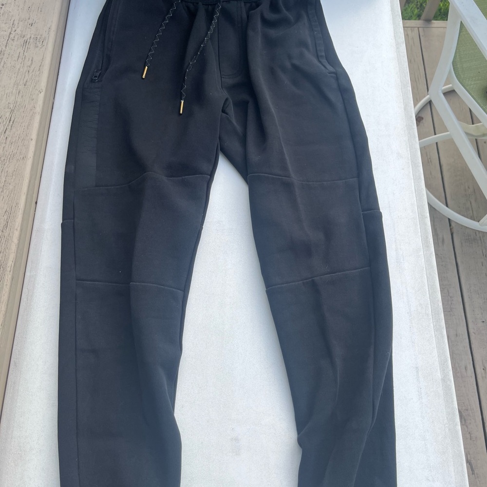 american eagle black joggers